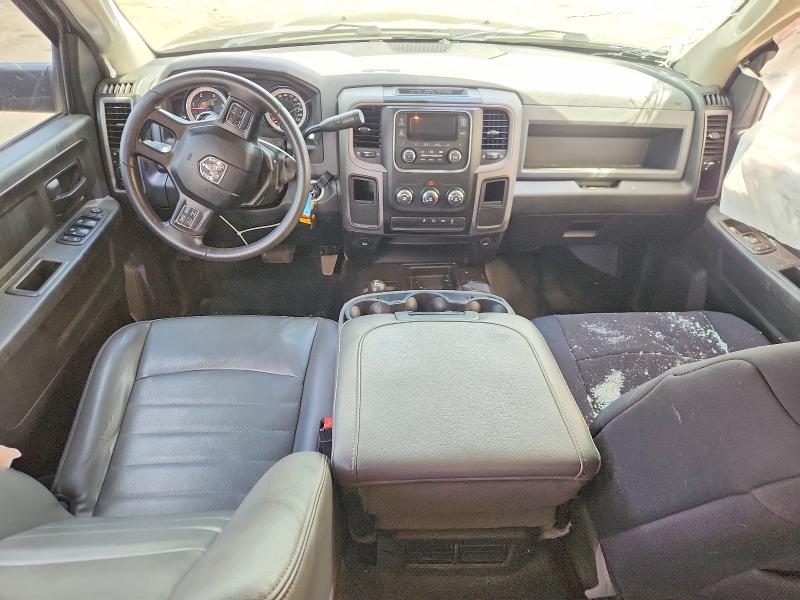 54919896 :رقم المزاد ، 3C6UR5CL0JG107239 vin ، 2018 Ram 2500 مزاد بيع