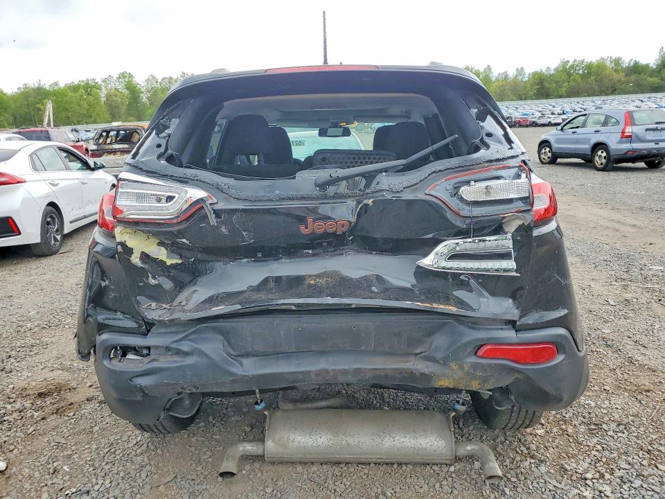 52742486 :رقم المزاد ، 1C4PJMCS1GW268403 vin ، 2016 Jeep Cherokee مزاد بيع