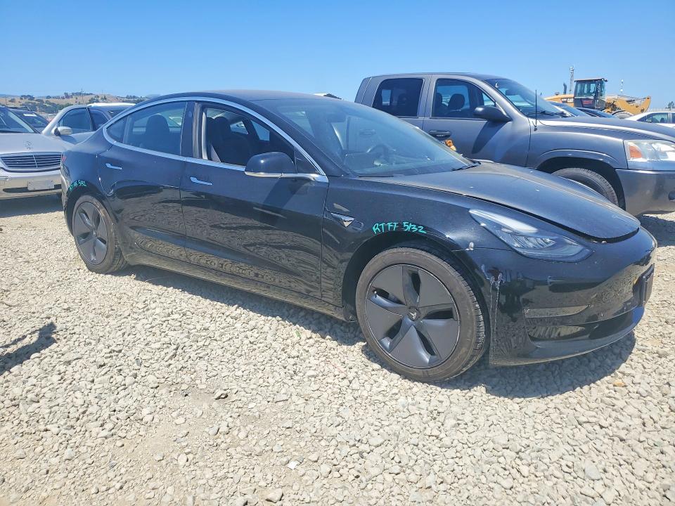 53825686 :رقم المزاد ، 5YJ3E1EA3JF034524 vin ، 2018 Tesla Model 3 مزاد بيع
