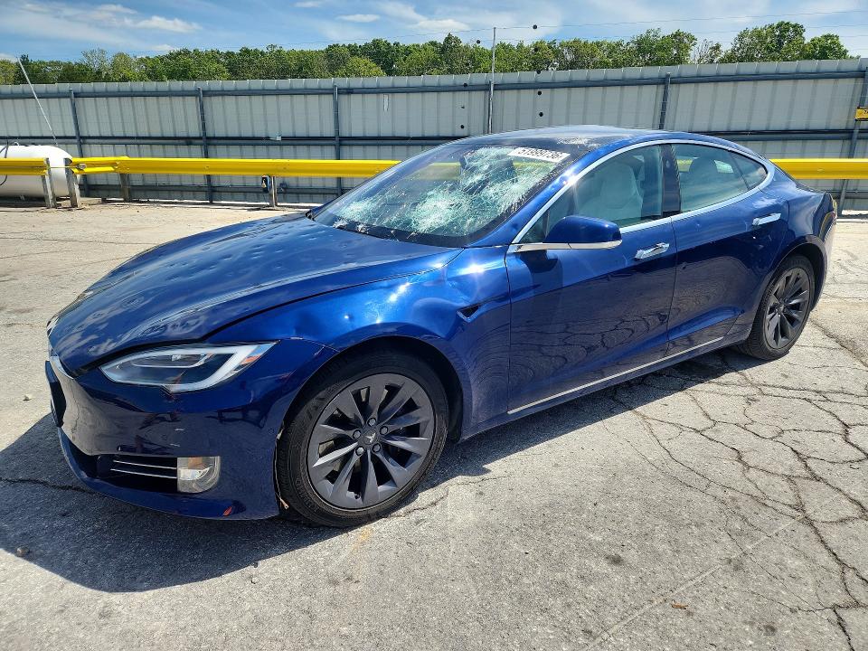 Auction sale of the 2018 Tesla Model S, vin: 5YJSA1E20JF243493, lot number: 51999736