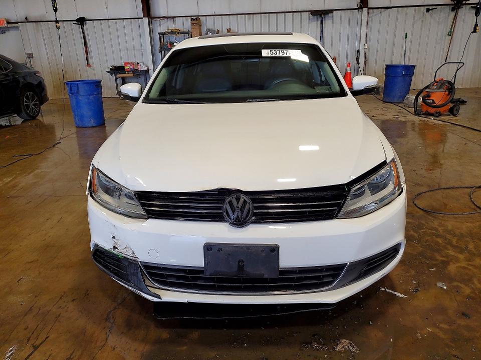 53797346 :رقم المزاد ، 3VWDP7AJ5DM269477 vin ، 2013 Volkswagen Jetta مزاد بيع