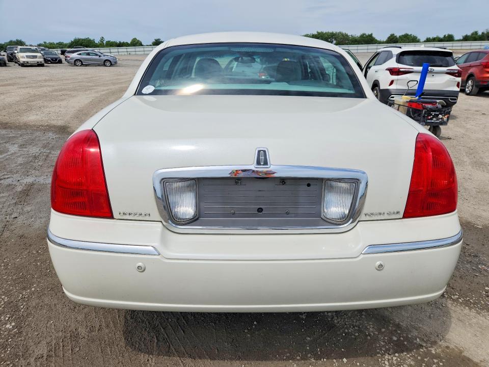 Продажа на аукционе авто 2004 Lincoln Town Car, vin: 1LNHM83W44Y680171, номер лота: 54993966