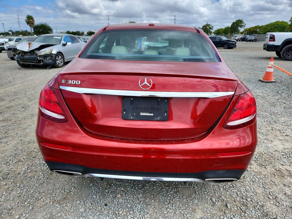55052626 :رقم المزاد ، WDDZF4JB0HA284559 vin ، 2017 Mercedes-benz E مزاد بيع
