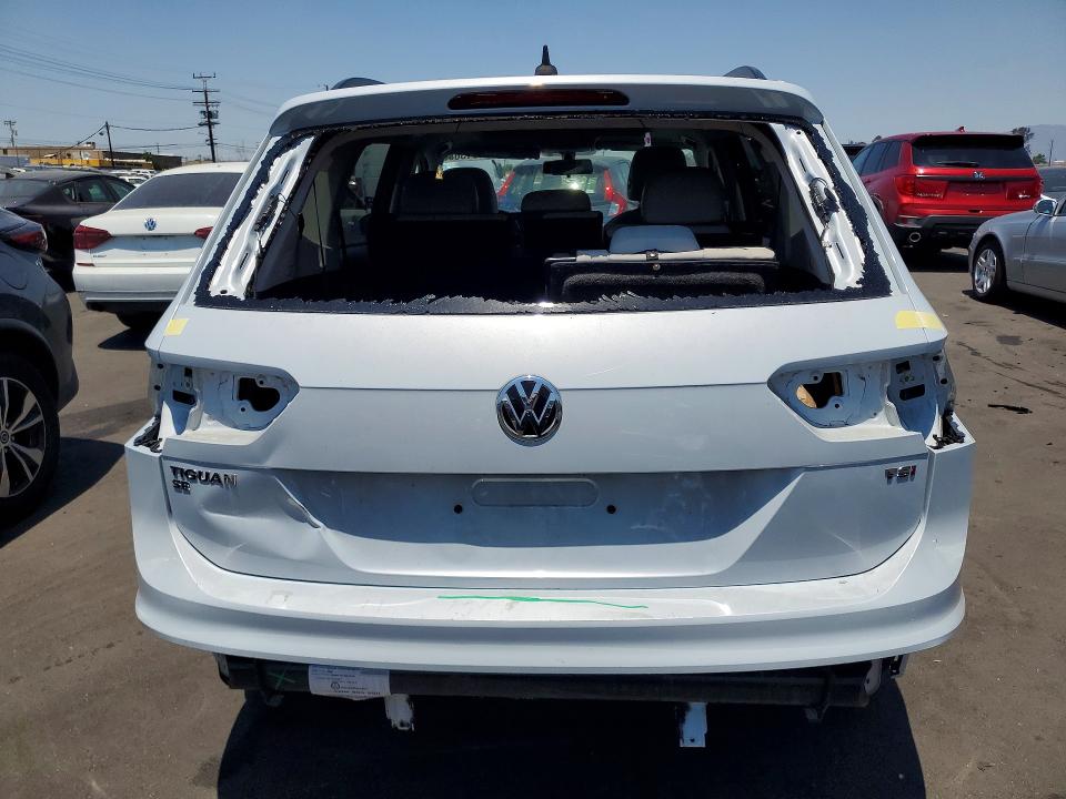 54313686 :رقم المزاد ، 3VV3B7AX8JM160350 vin ، 2018 Volkswagen Tiguan مزاد بيع