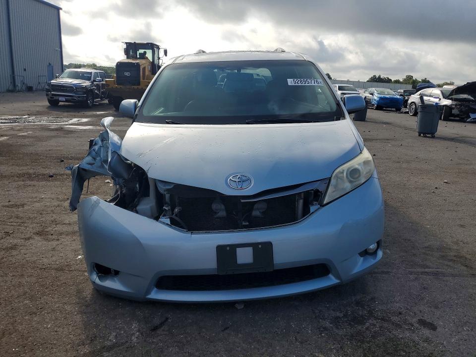2015 Toyota Sienna მანქანა იყიდება აუქციონზე, vin: 5TDYK3DC4FS530027, აუქციონის ნომერი: 52895776