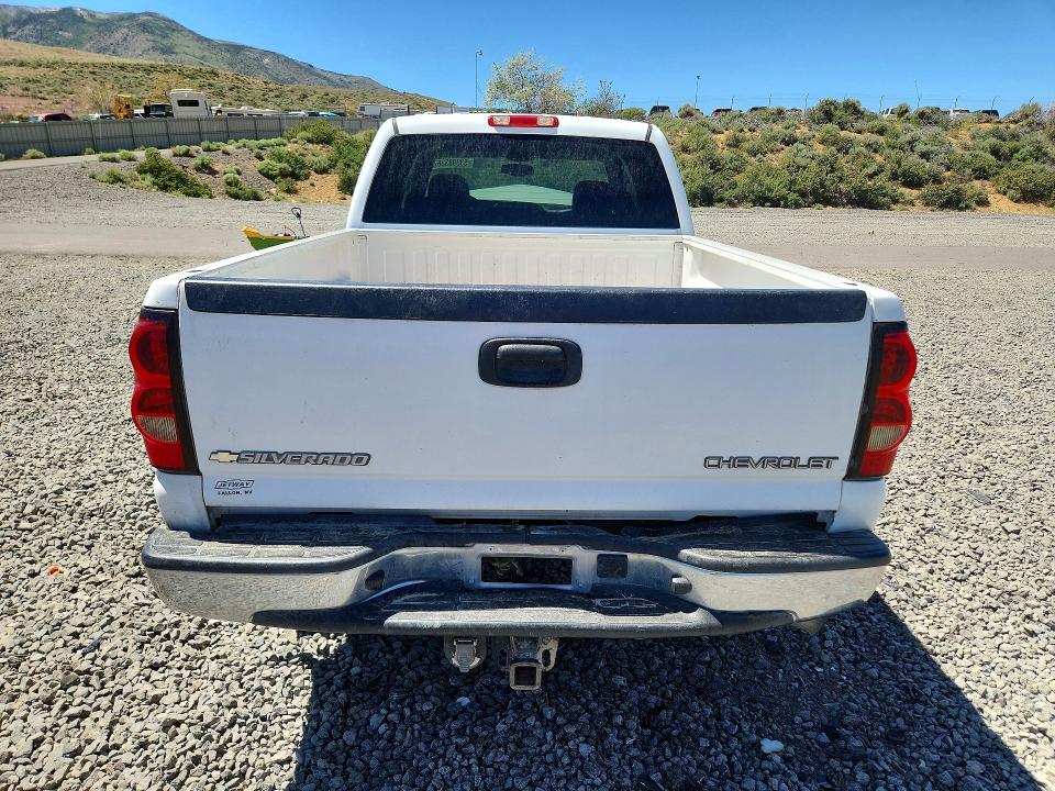 2005 Chevrolet Silverado მანქანა იყიდება აუქციონზე, vin: 1GCHK232X5F900415, აუქციონის ნომერი: 53398336