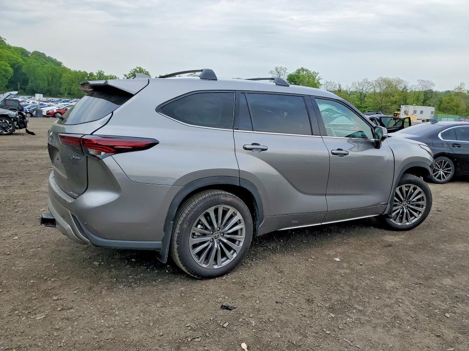 53537776 :رقم المزاد ، 5TDKBRCH5SS662035 vin ، 2025 Toyota Highlander Hybrid مزاد بيع