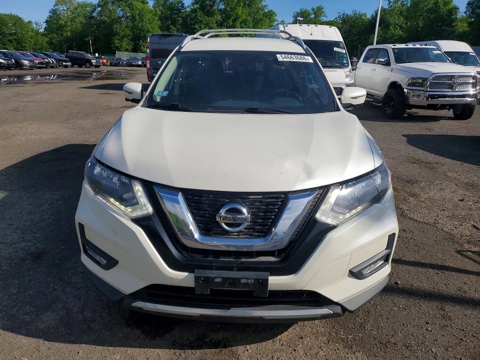 54663686 :رقم المزاد ، KNMAT2MV7HP502598 vin ، 2017 Nissan Rogue مزاد بيع