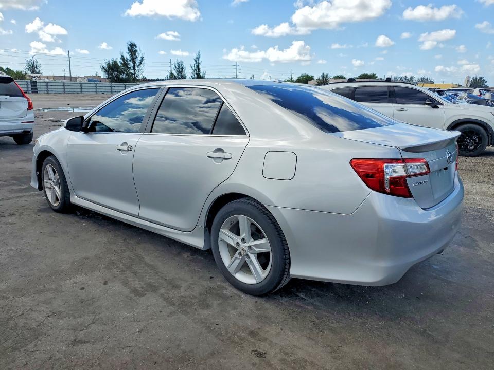 53851256 :رقم المزاد ، 4T1BF1FKXDU211335 vin ، 2013 Toyota Camry مزاد بيع