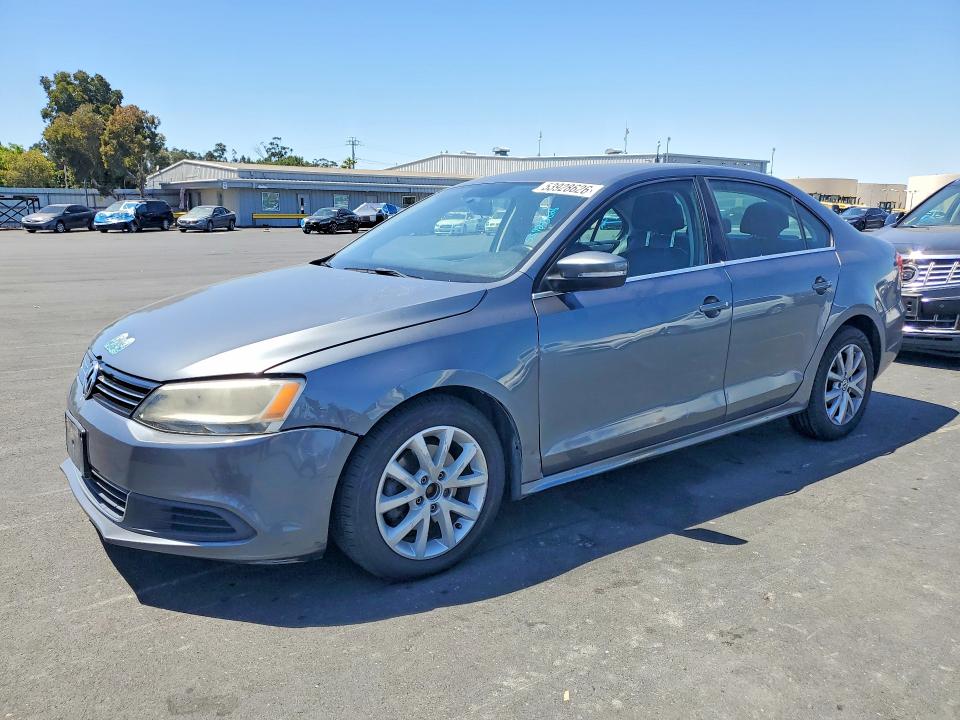 53928626 :رقم المزاد ، 3VWDP7AJ2DM439990 vin ، 2013 Volkswagen Jetta مزاد بيع