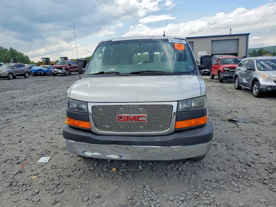 54181006 :رقم المزاد ، 1GKS8CF45B1103722 vin ، 2011 Gmc Savana مزاد بيع