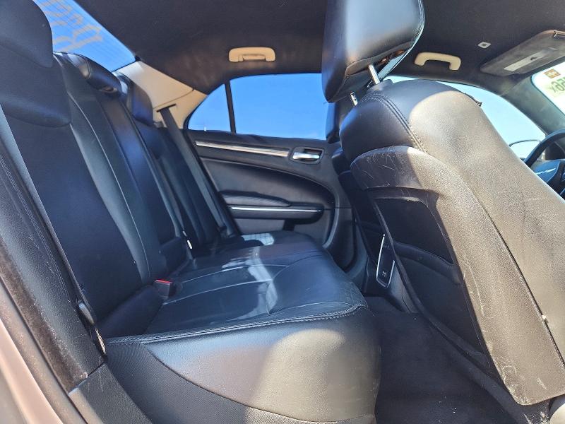 53364756 :رقم المزاد ، 2C3CCAAG3HH577512 vin ، 2017 Chrysler 300 مزاد بيع