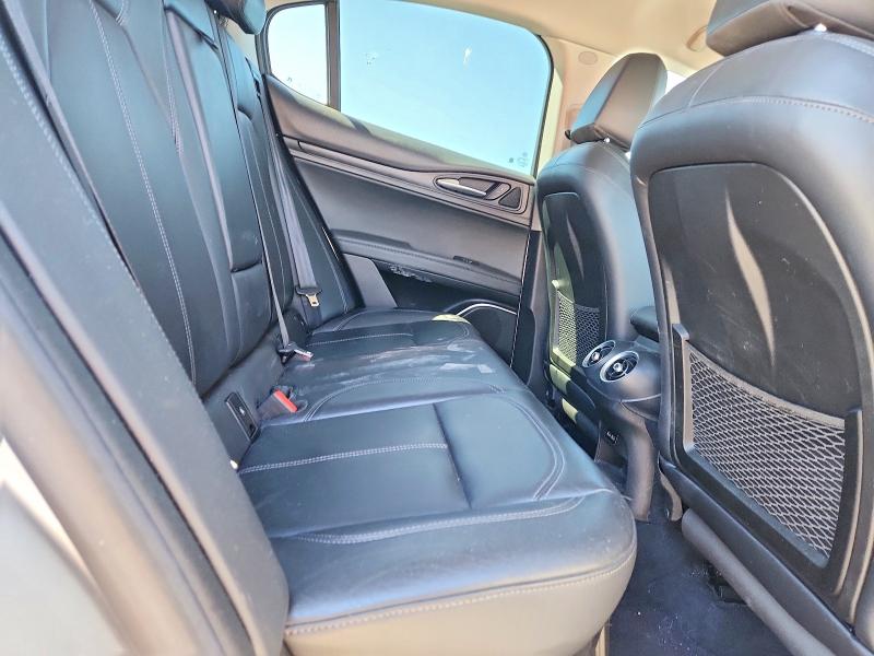 53637306 :رقم المزاد ، ZASFAKAN4J7B78197 vin ، 2018 Alfa Romeo Stelvio مزاد بيع