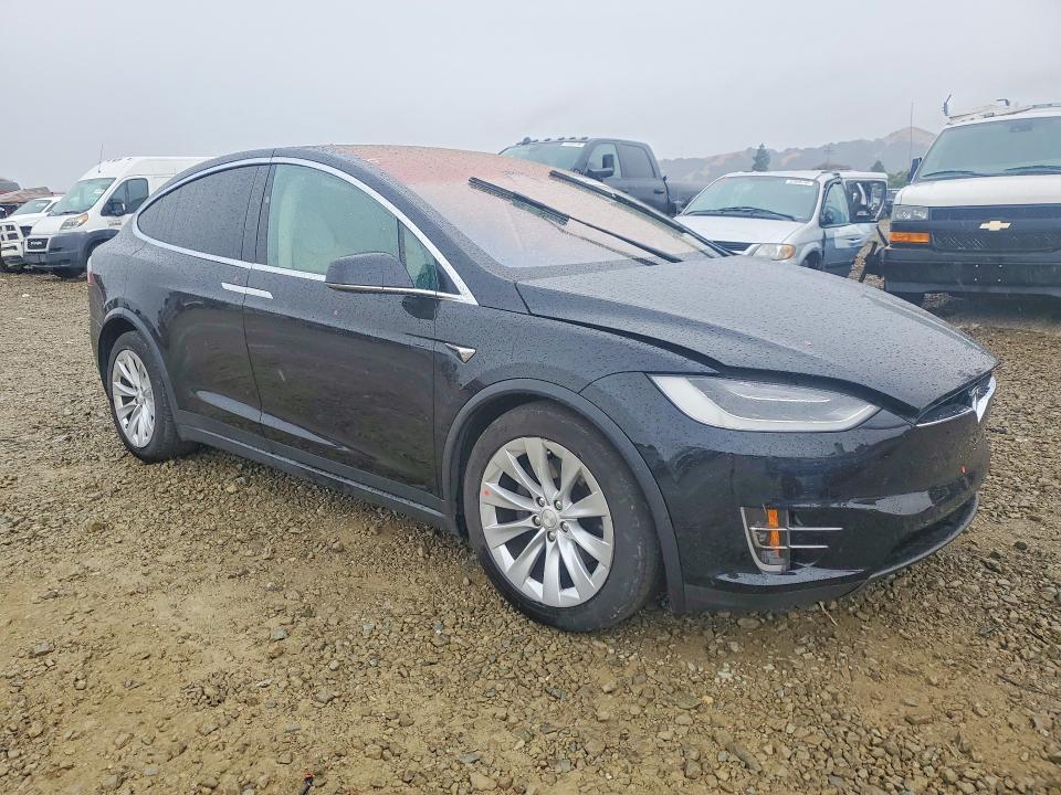 2017 Tesla Model X მანქანა იყიდება აუქციონზე, vin: 5YJXCAE24HF060222, აუქციონის ნომერი: 54559686