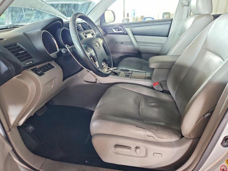 52697706 :رقم المزاد ، 5TDZK3EH0DS121759 vin ، 2013 Toyota Highlander مزاد بيع