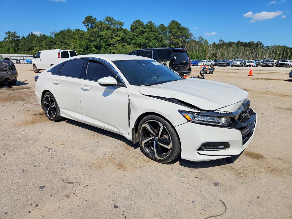 Продаж на аукціоні авто 2018 Honda Accord, vin: 1HGCV1F37JA016179, номер лоту: 54209666
