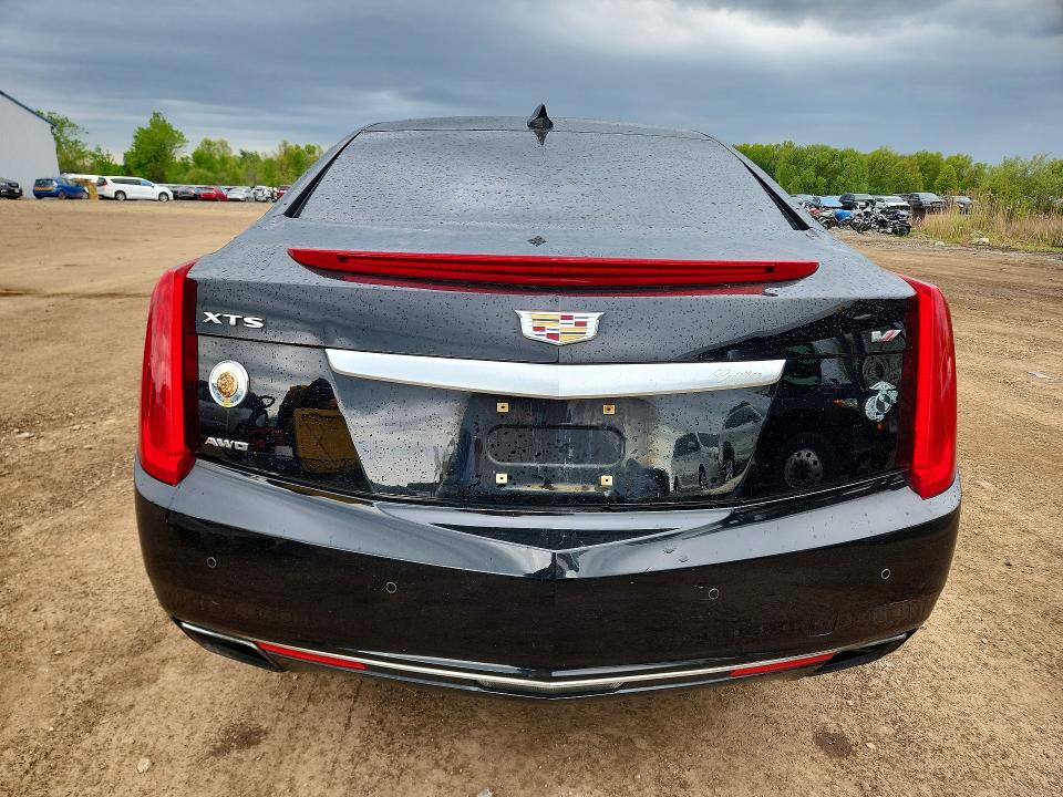 52099596 :رقم المزاد ، 2G61W5S89H9119169 vin ، 2017 Cadillac Xts مزاد بيع