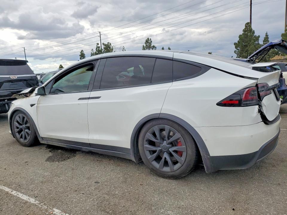 52537606 :رقم المزاد ، 7SAXCBE66NF344006 vin ، 2022 Tesla Model X مزاد بيع