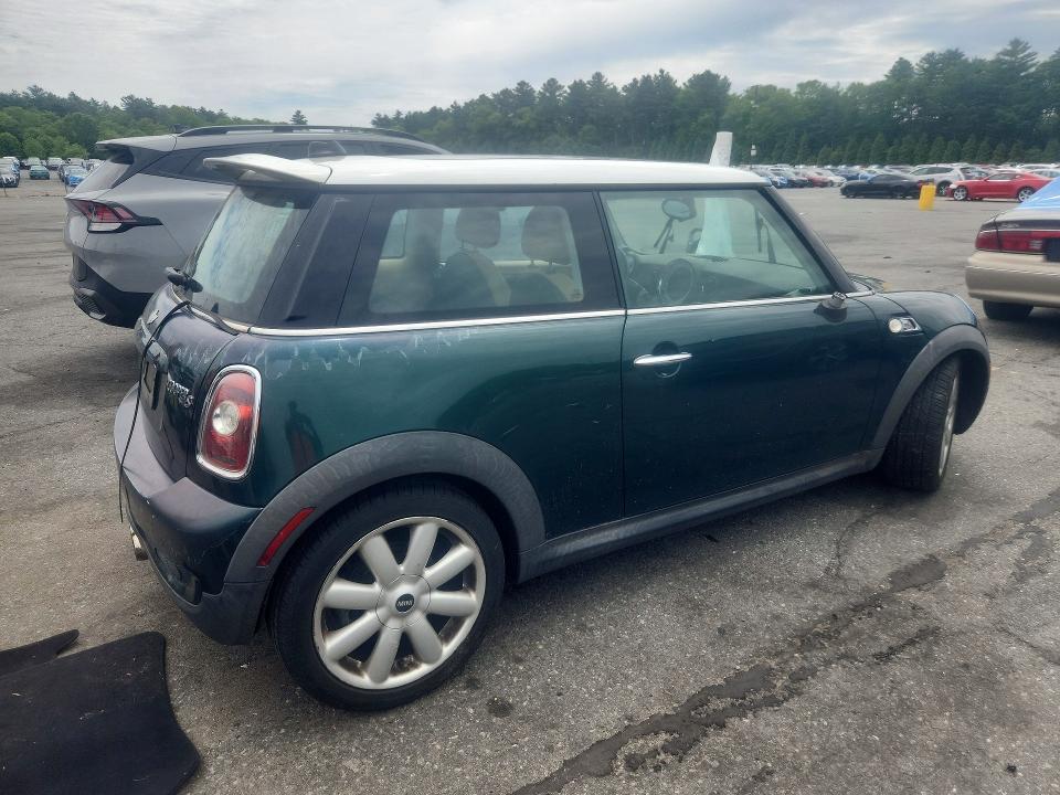 55057856 :رقم المزاد ، WMWMF73529TW87510 vin ، 2009 Mini Cooper مزاد بيع