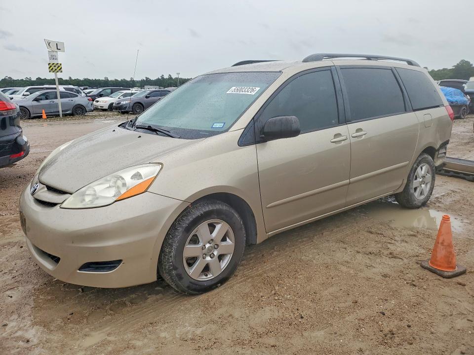 55003326 :رقم المزاد ، 5TDKK4CC2AS327689 vin ، 2010 Toyota Sienna مزاد بيع