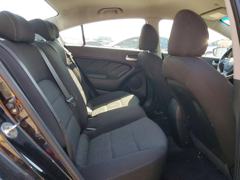 54531776 :رقم المزاد ، 3KPFK4A73HE152879 vin ، 2017 Kia Forte مزاد بيع