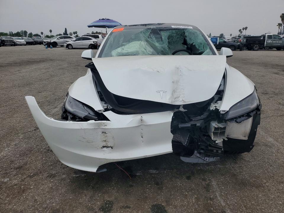 50311056 :رقم المزاد ، 5YJ3E1EAXSF943006 vin ، 2025 Tesla Model 3 مزاد بيع