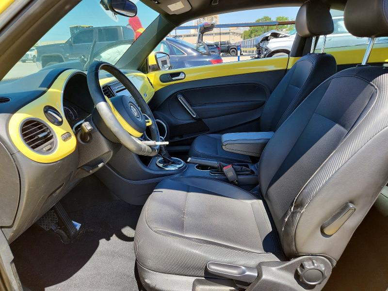 53617916 :رقم المزاد ، 3VWJX7AT2EM601042 vin ، 2014 Volkswagen Beetle مزاد بيع