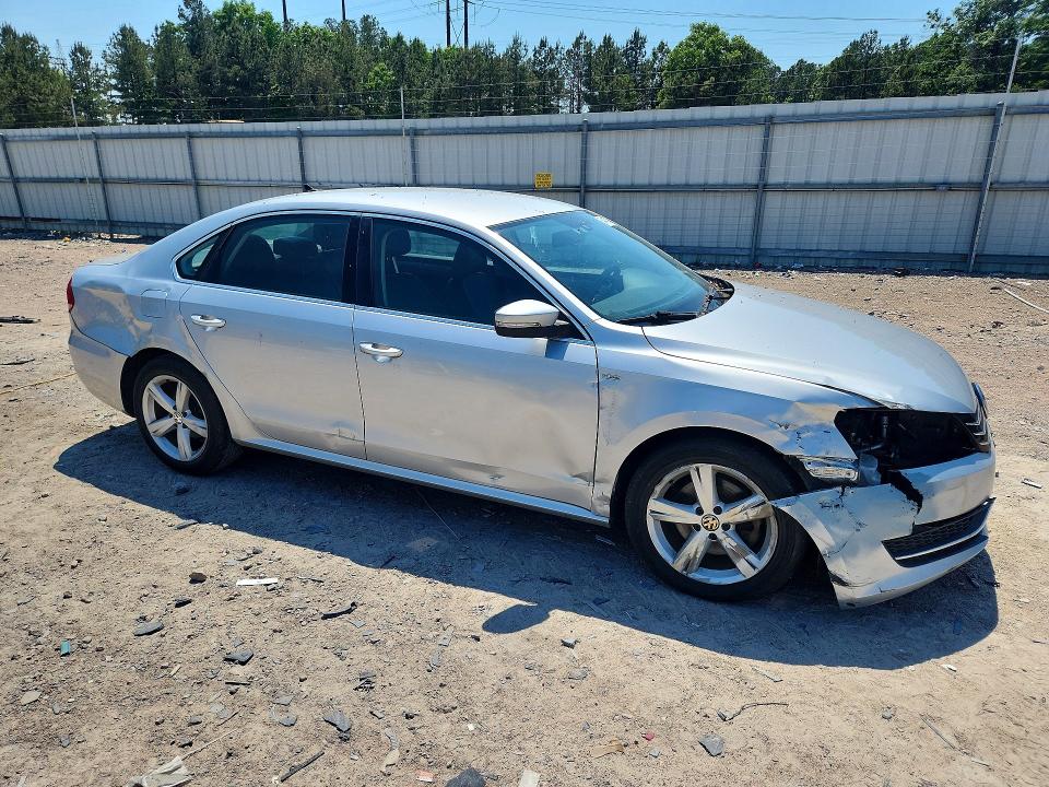 2014 Volkswagen Passat მანქანა იყიდება აუქციონზე, vin: 1VWAT7A32EC048695, აუქციონის ნომერი: 54147916