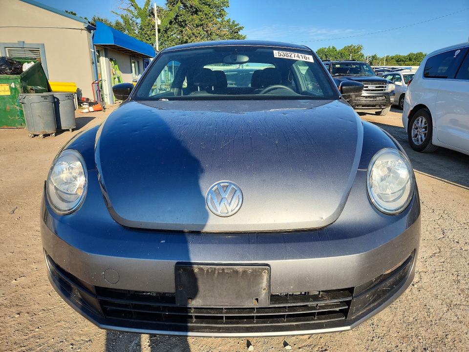 53827416 :رقم المزاد ، 3VWF17AT2EM642052 vin ، 2014 Volkswagen Beetle مزاد بيع