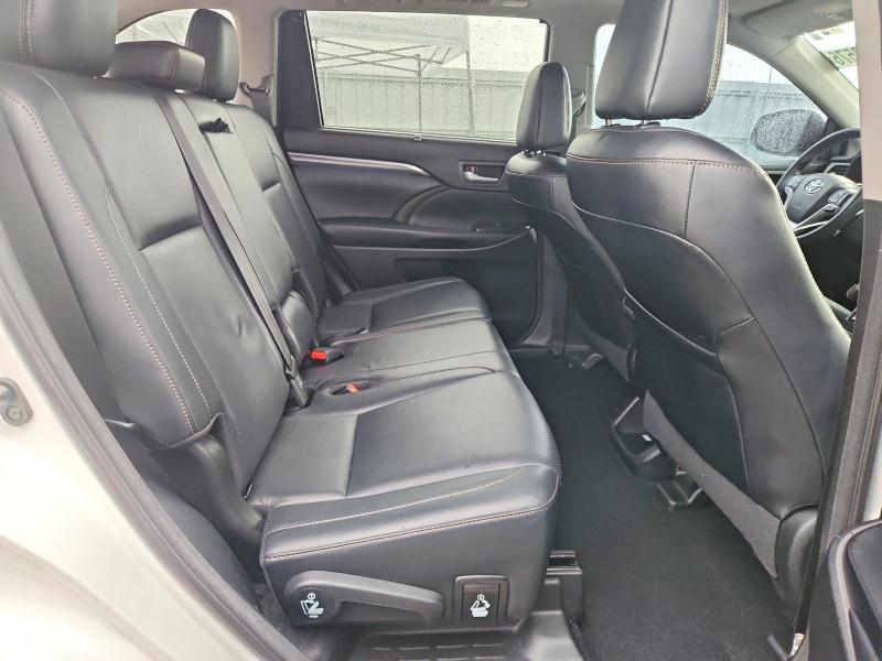 53960576 :رقم المزاد ، 5TDDZRFHXJS821923 vin ، 2018 Toyota Highlander مزاد بيع