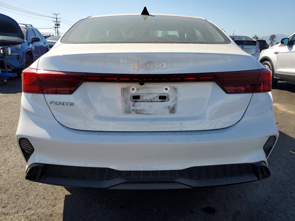 52931446 :رقم المزاد ، 3KPF24AD6RE725460 vin ، 2024 Kia Forte مزاد بيع