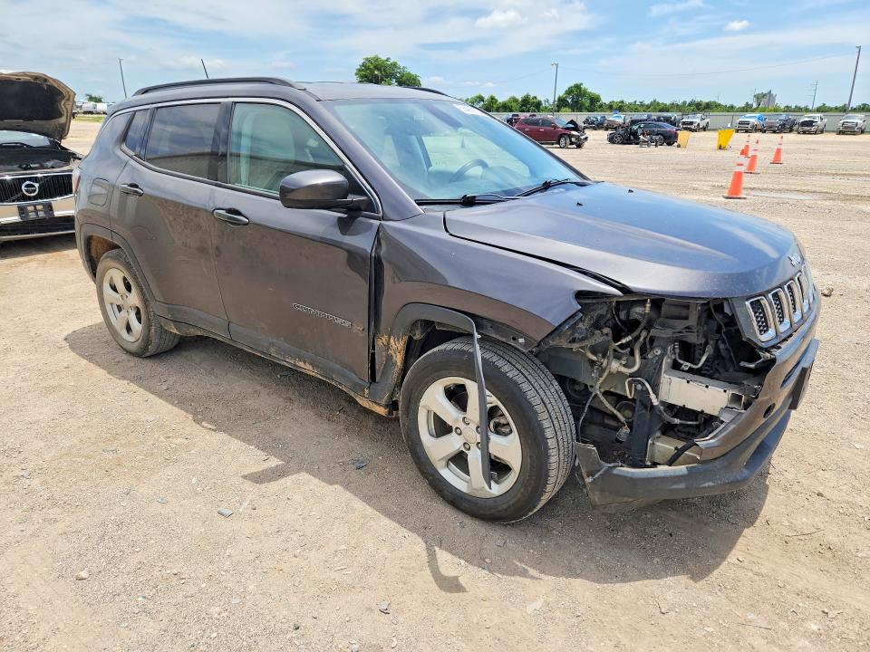 55462876 :رقم المزاد ، 3C4NJCBB7JT327597 vin ، 2018 Jeep Compass مزاد بيع