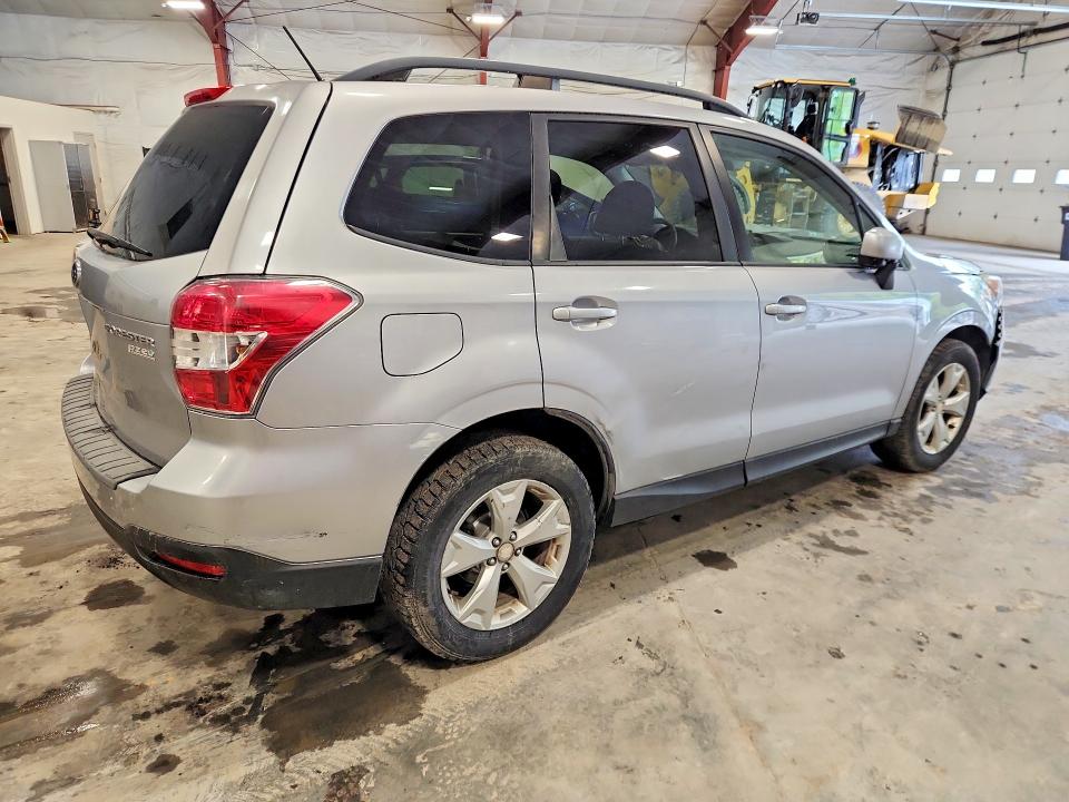 Продажа на аукционе авто 2015 Subaru Forester, vin: JF2SJAFC8FH431999, номер лота: 53522316