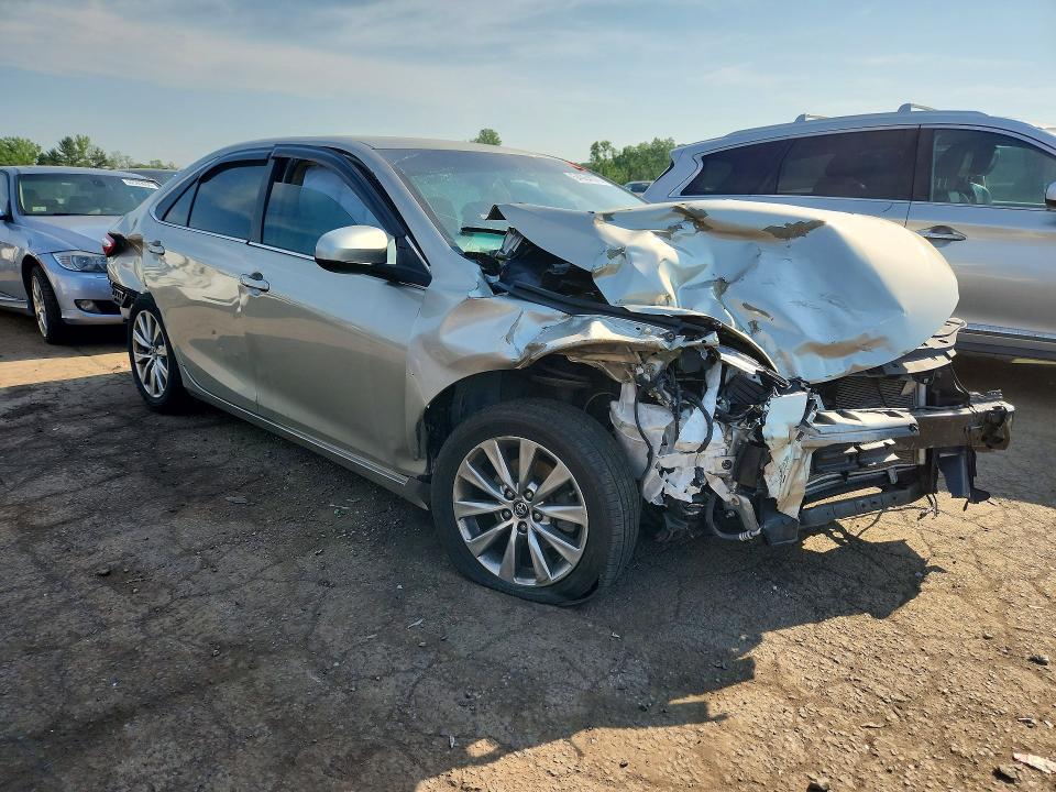 54064076 :رقم المزاد ، 4T1BF1FK7HU710700 vin ، 2017 Toyota Camry مزاد بيع