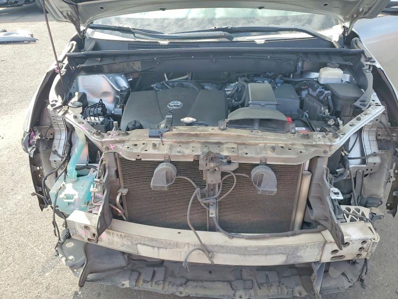 2018 Toyota Highlander მანქანა იყიდება აუქციონზე, vin: 5TDBZRFH3JS865513, აუქციონის ნომერი: 51778696