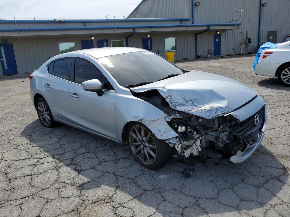53320856 :رقم المزاد ، 3MZBN1V38JM197790 vin ، 2018 Mazda 3 مزاد بيع