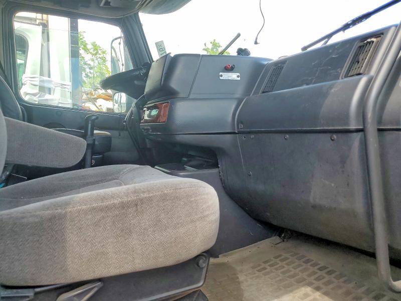 Aukcja sprzedaży 2000 Volvo Vnl, vin: 4V4ND3JJ0YN243734, numer aukcji: 55330276