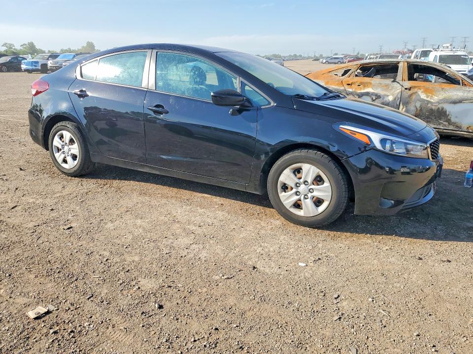 2017 Kia Forte მანქანა იყიდება აუქციონზე, vin: 3KPFL4A72HE152899, აუქციონის ნომერი: 54860466