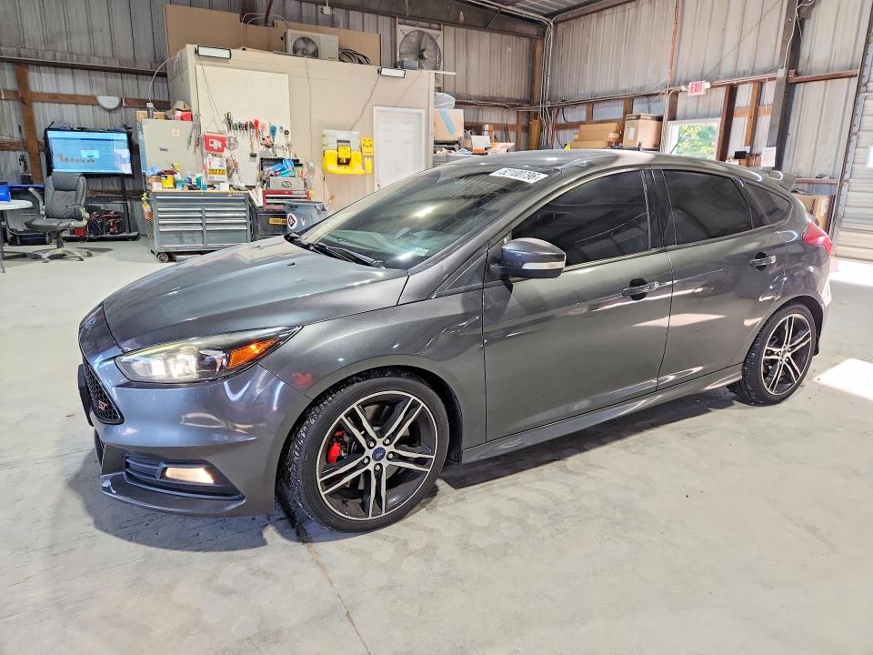 52100796 :رقم المزاد ، 1FADP3L99HL211514 vin ، 2017 Ford Focus مزاد بيع