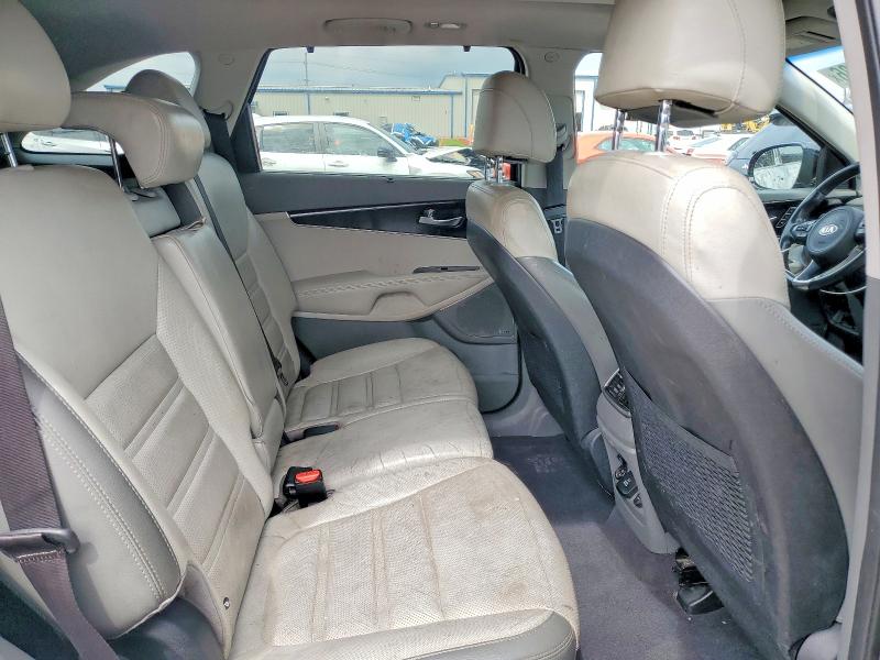 2017 Kia Sorento მანქანა იყიდება აუქციონზე, vin: 5XYPKDA54HG338145, აუქციონის ნომერი: 54015036