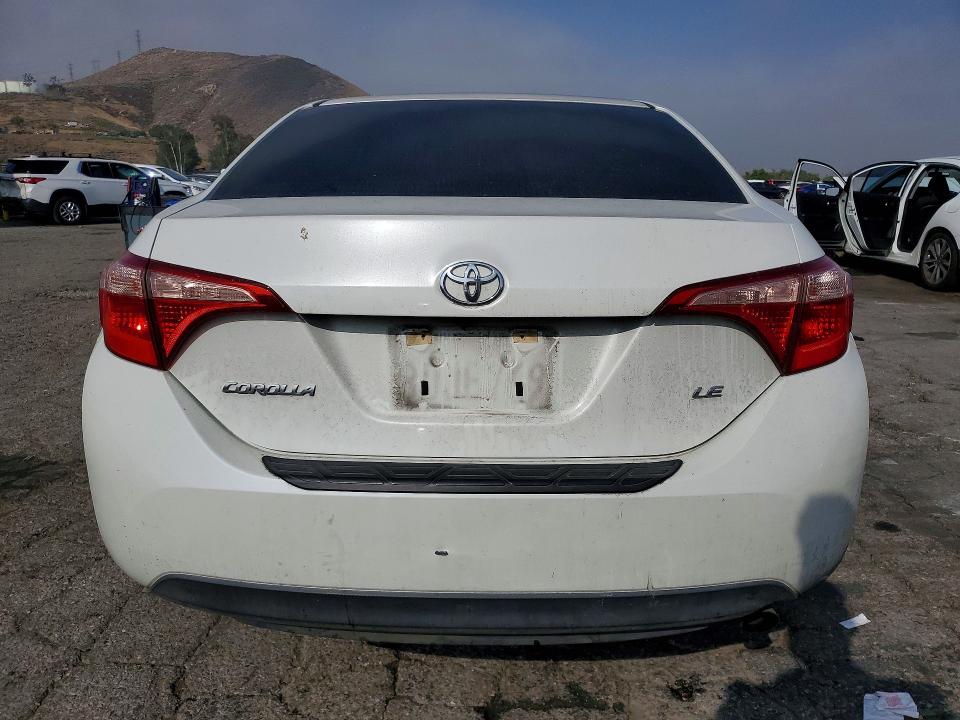 Продаж на аукціоні авто 2018 Toyota Corolla, vin: 5YFBURHE8JP790236, номер лоту: 52731616