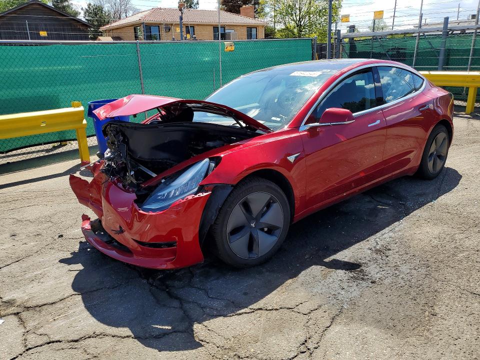 51942546 :رقم المزاد ، 5YJ3E1EB1JF119905 vin ، 2018 Tesla Model 3 مزاد بيع