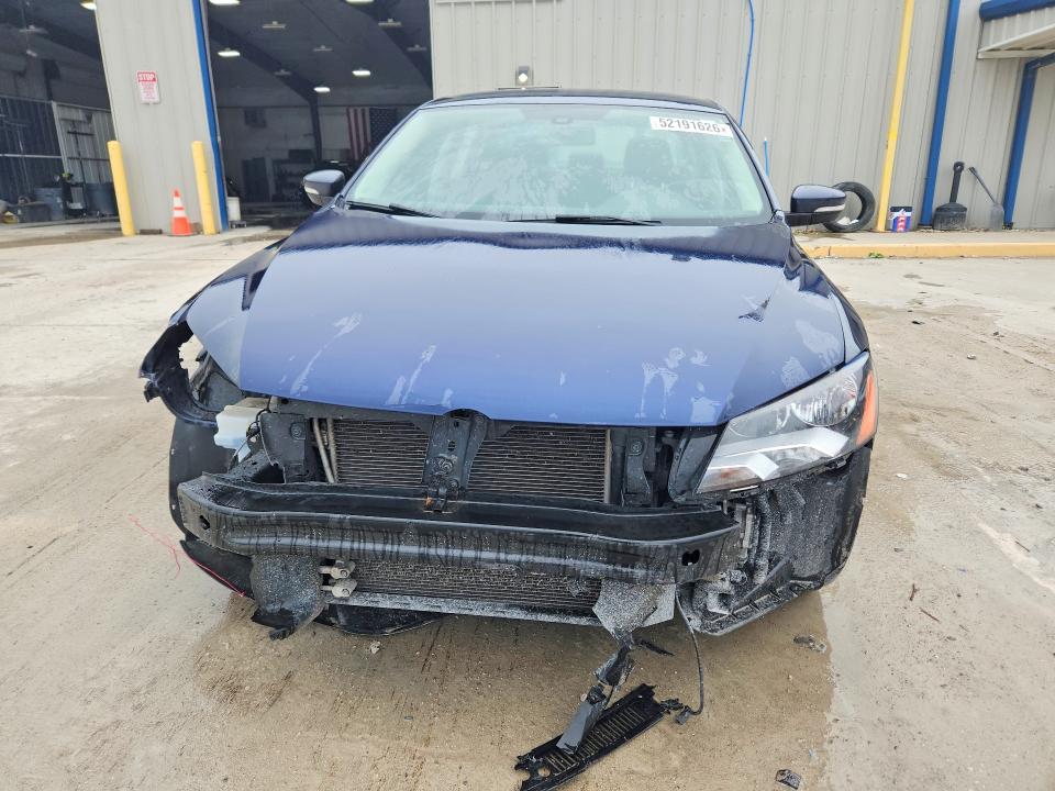 52191626 :رقم المزاد ، 1VWAT7A3XFC053483 vin ، 2015 Volkswagen Passat مزاد بيع
