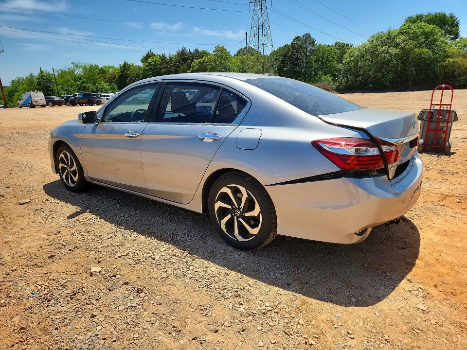 52151776 :رقم المزاد ، 1HGCR2F78HA211392 vin ، 2017 Honda Accord مزاد بيع