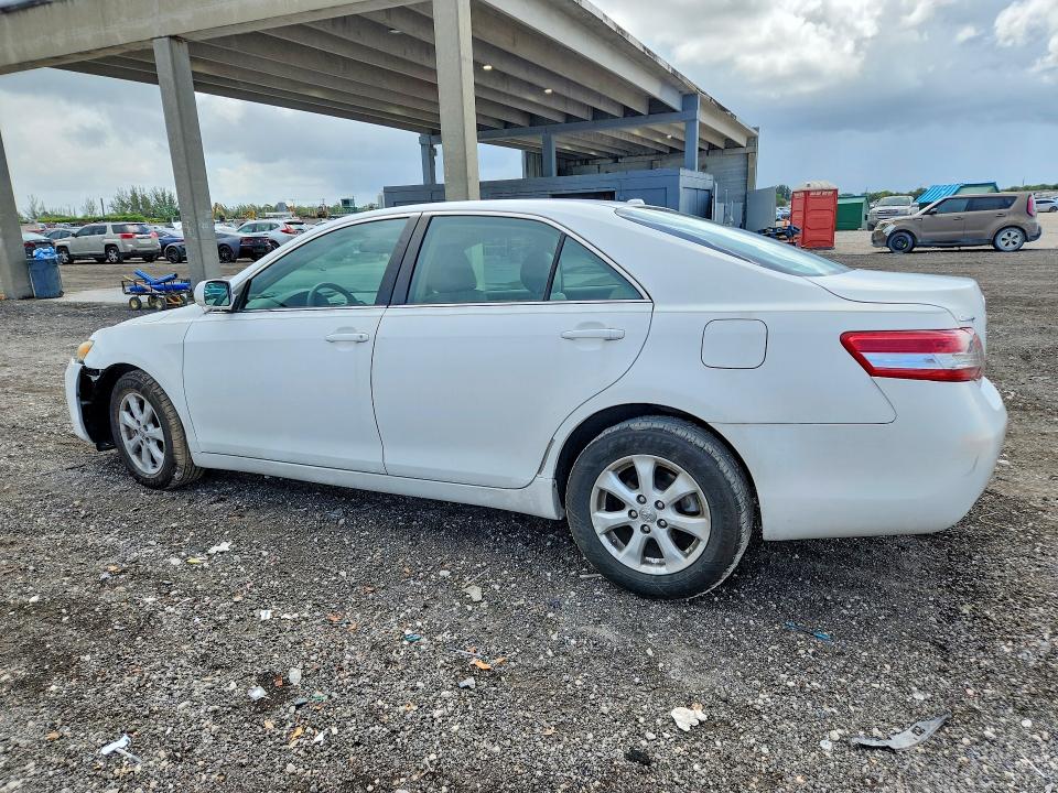 53739786 :رقم المزاد ، 4T1BF3EK0BU673882 vin ، 2011 Toyota Camry مزاد بيع