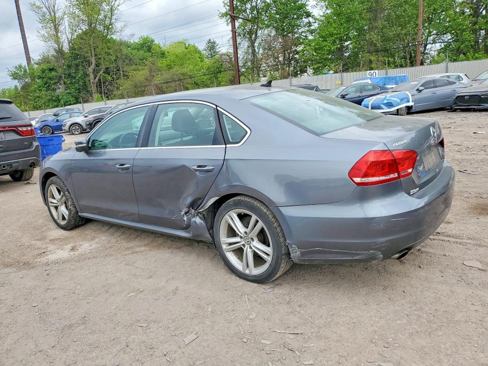 2014 Volkswagen Passat მანქანა იყიდება აუქციონზე, vin: 1VWBT7A30EC107831, აუქციონის ნომერი: 52311166