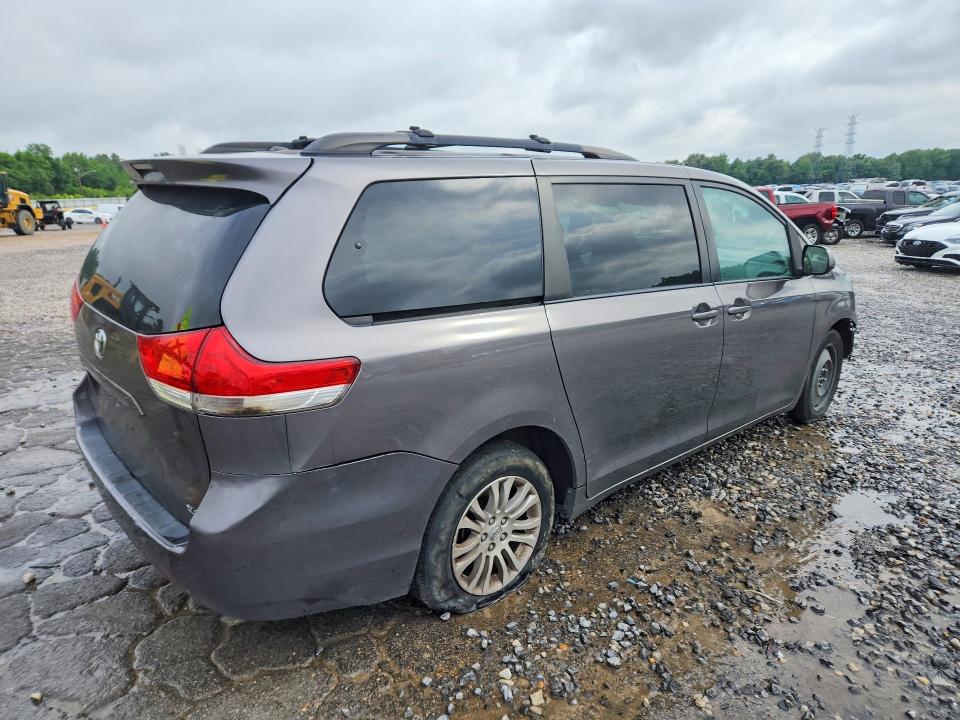 Продажа на аукционе авто 2013 Toyota Sienna, vin: 5TDYK3DC4DS380532, номер лота: 52800446