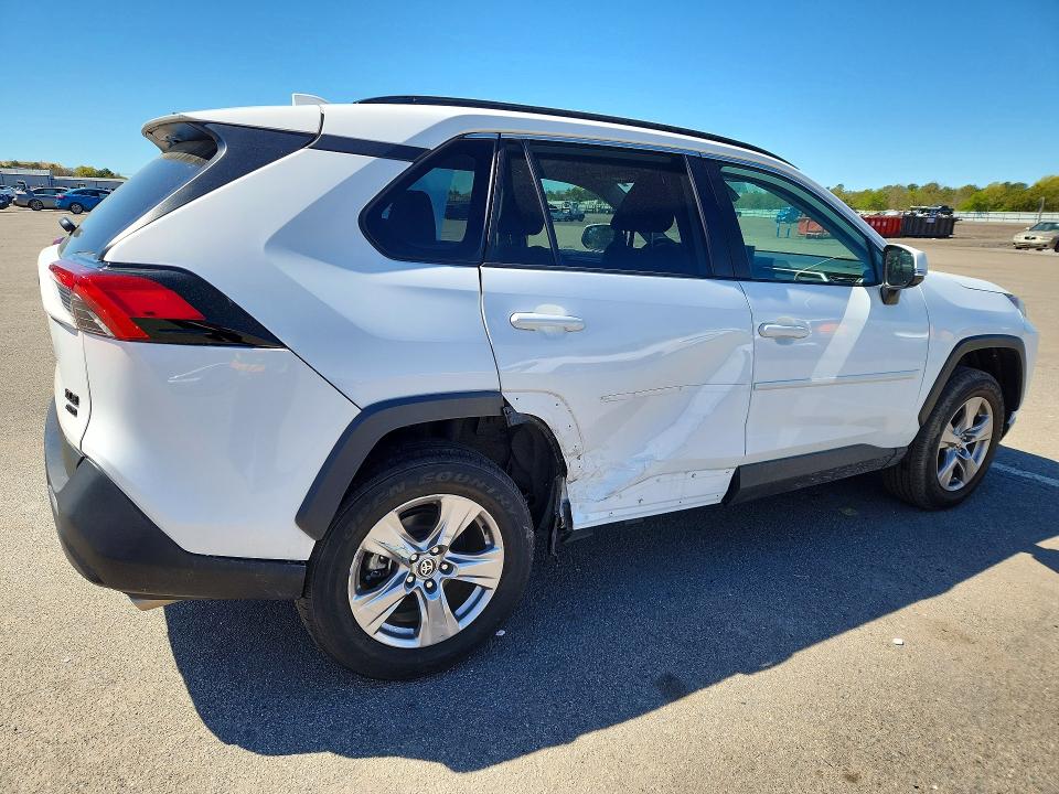 53268086 :رقم المزاد ، 2T3P1RFV2NC299661 vin ، 2022 Toyota Rav4 مزاد بيع