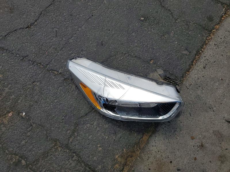 Продажа на аукционе авто 2017 Ford Escape, vin: 1FMCU0GD8HUB02902, номер лота: 55427436