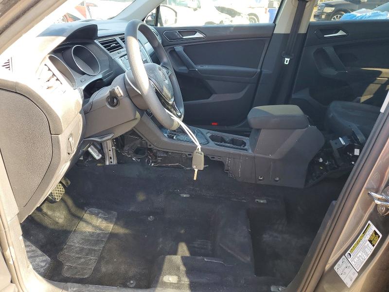 52711706 :رقم المزاد ، 3VV1B7AXXJM075808 vin ، 2018 Volkswagen Tiguan مزاد بيع